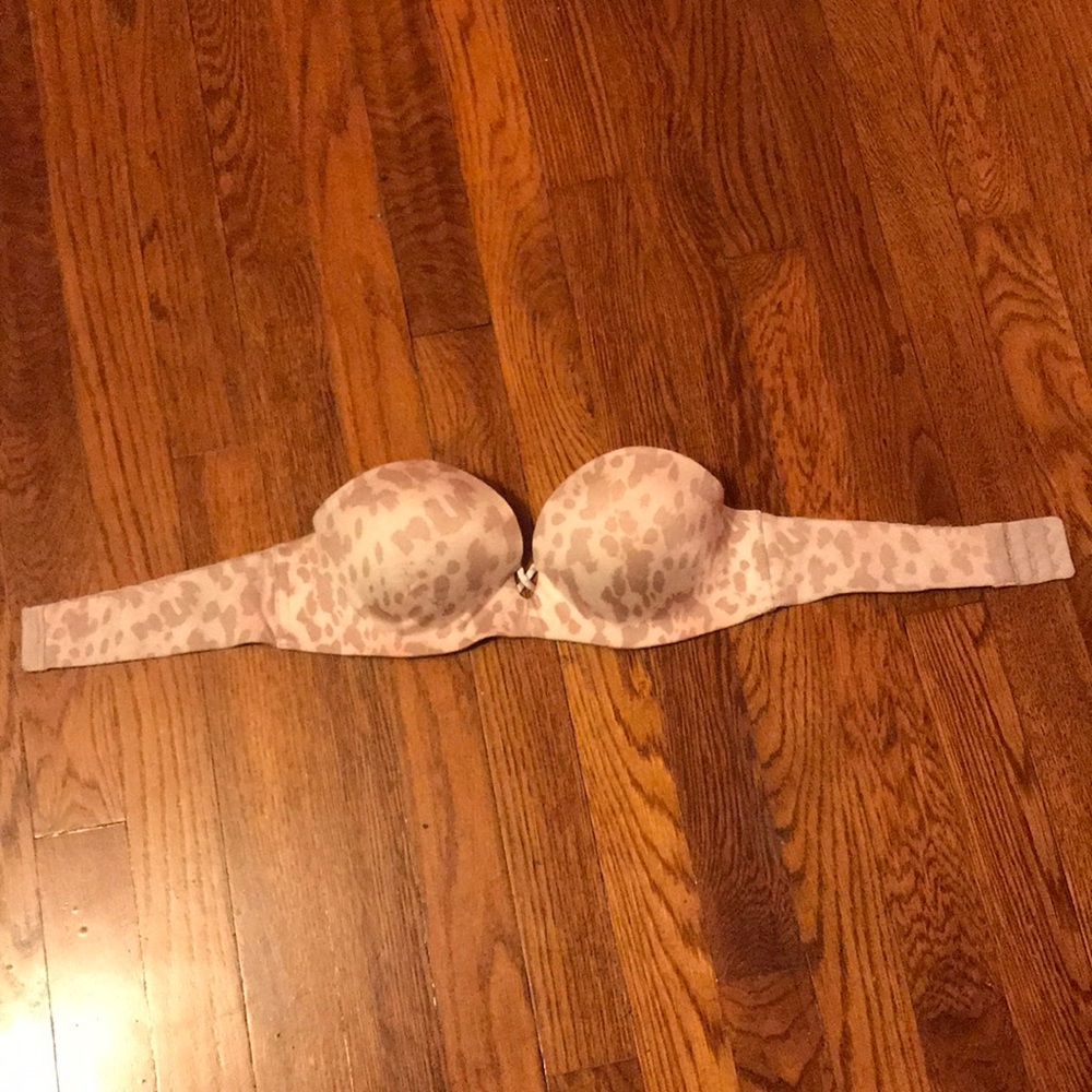Victoria’s Secret strapless push up bra 34A